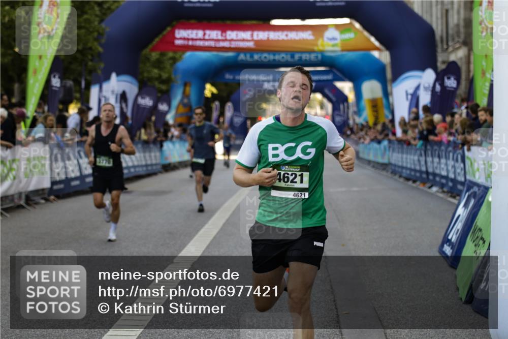 01.09.2024 - BARMER Alsterlauf Kathrin Stürmer Photography http://msf.ph/oto/6977421 01.09.2024 09:43:36 Ziel 2229, 3524, 3770, 3790, 3811, 3949, 4435, 4621, 4844, 8058 meine-sportfotos.de