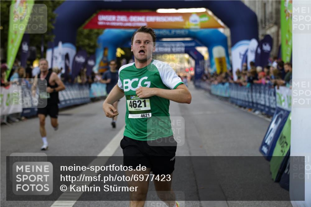 01.09.2024 - BARMER Alsterlauf Kathrin Stürmer Photography http://msf.ph/oto/6977423 01.09.2024 09:43:37 Ziel 2229, 3524, 3770, 3790, 3811, 3949, 3987, 4621, 4844, 8058 meine-sportfotos.de
