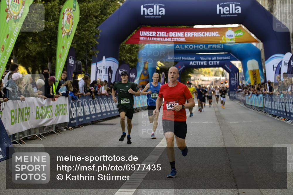 01.09.2024 - BARMER Alsterlauf Kathrin Stürmer Photography http://msf.ph/oto/6977435 01.09.2024 09:43:56 Ziel 2272, 2457, 2659, 3441, 3850, 3865, 4664, 8061 meine-sportfotos.de