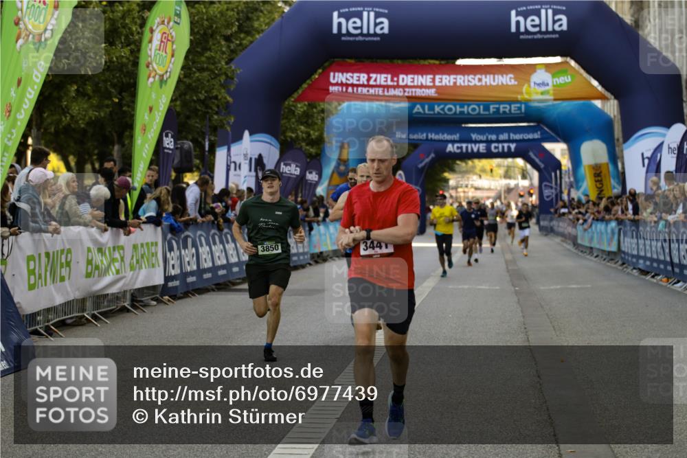 01.09.2024 - BARMER Alsterlauf Kathrin Stürmer Photography http://msf.ph/oto/6977439 01.09.2024 09:43:57 Ziel 2272, 2457, 2659, 3441, 3850, 3865, 4664, 4777, 8061 meine-sportfotos.de
