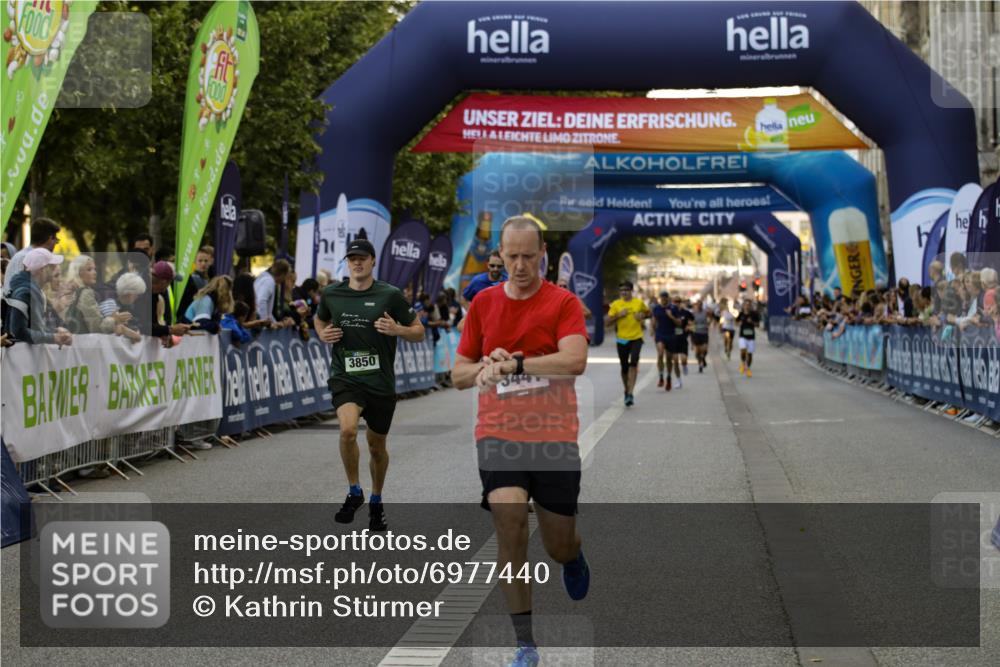 01.09.2024 - BARMER Alsterlauf Kathrin Stürmer Photography http://msf.ph/oto/6977440 01.09.2024 09:43:57 Ziel 2272, 2457, 2659, 3441, 3850, 3865, 4664, 4777, 8061 meine-sportfotos.de