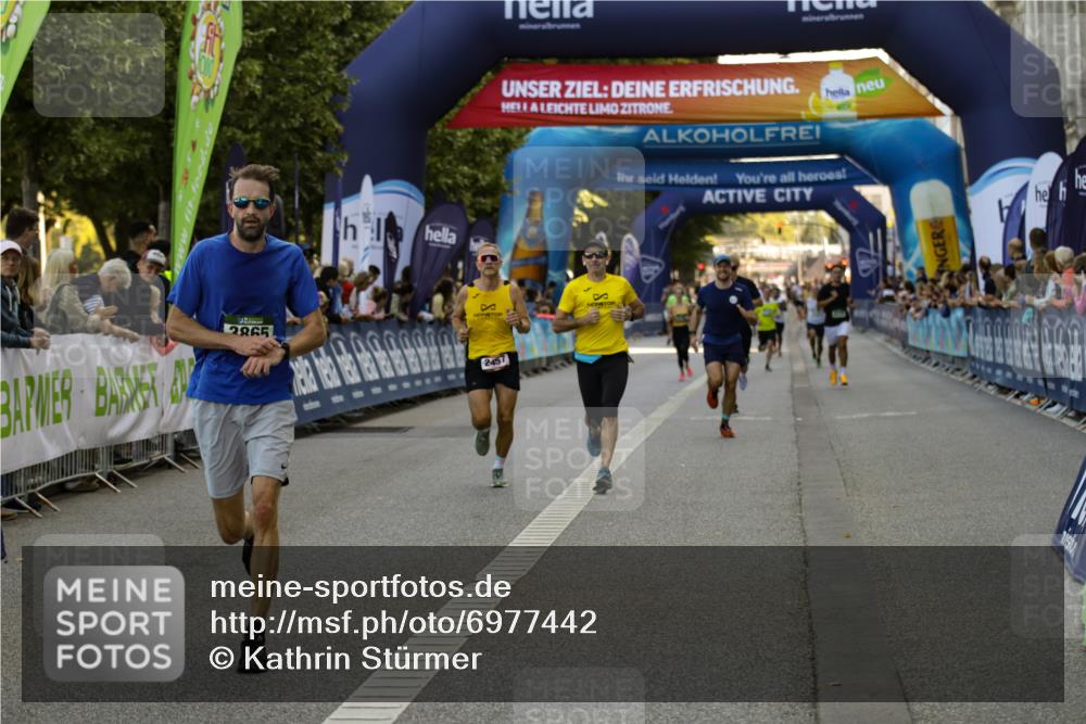 01.09.2024 - BARMER Alsterlauf Kathrin Stürmer Photography http://msf.ph/oto/6977442 01.09.2024 09:44:01 Ziel 2272, 2457, 2502, 2659, 2724, 3016, 3763, 3850, 3865, 4664, 4777, 8061, 8288 meine-sportfotos.de