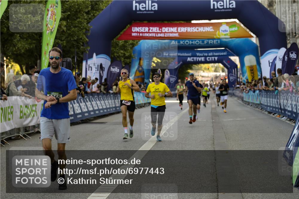 01.09.2024 - BARMER Alsterlauf Kathrin Stürmer Photography http://msf.ph/oto/6977443 01.09.2024 09:44:01 Ziel 2272, 2457, 2502, 2659, 2724, 3016, 3763, 3850, 3865, 4664, 4777, 8061, 8288 meine-sportfotos.de