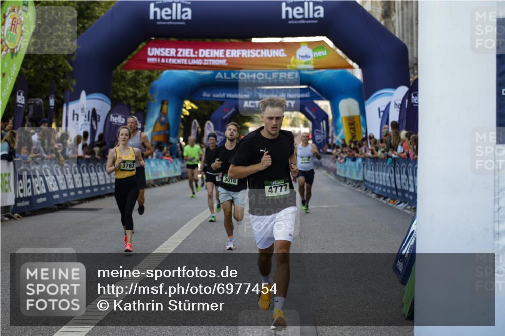 01.09.2024 - BARMER Alsterlauf Kathrin Stürmer Photography http://msf.ph/oto/6977454 01.09.2024 09:44:10 Ziel 2256, 2268, 2502, 2724, 3016, 3151, 3463, 3763, 4166, 4664, 4777, 4840, 5093, 8075, 8155, 8288 meine-sportfotos.de
