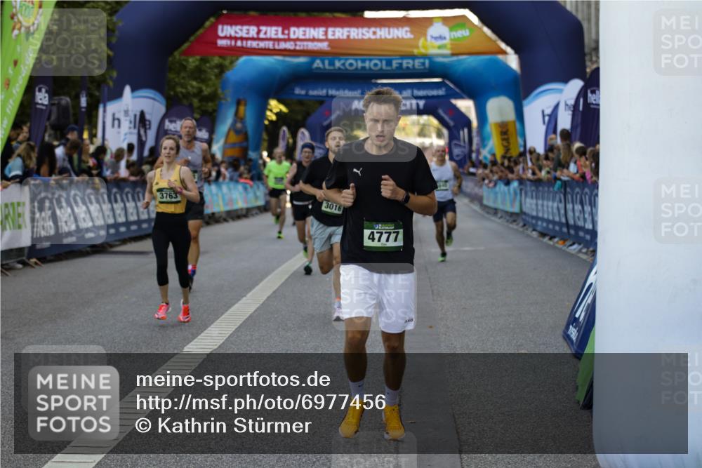 01.09.2024 - BARMER Alsterlauf Kathrin Stürmer Photography http://msf.ph/oto/6977456 01.09.2024 09:44:10 Ziel 2256, 2268, 2502, 2724, 3016, 3151, 3463, 3763, 4166, 4664, 4777, 4840, 5093, 8075, 8155, 8288 meine-sportfotos.de
