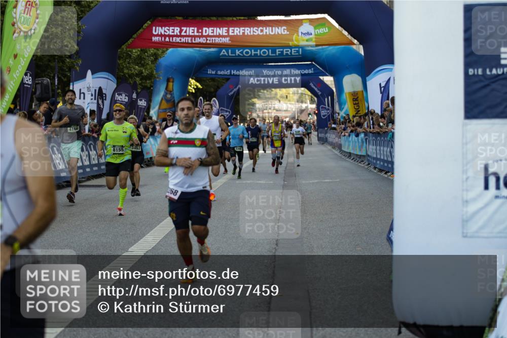 01.09.2024 - BARMER Alsterlauf Kathrin Stürmer Photography http://msf.ph/oto/6977459 01.09.2024 09:44:17 Ziel 2017, 2256, 2268, 2424, 2502, 2724, 2971, 3151, 3463, 3733, 3825, 4166, 4174, 4310, 4407, 4831, 4840, 4859, 5093, 8075, 8155, 8266 meine-sportfotos.de
