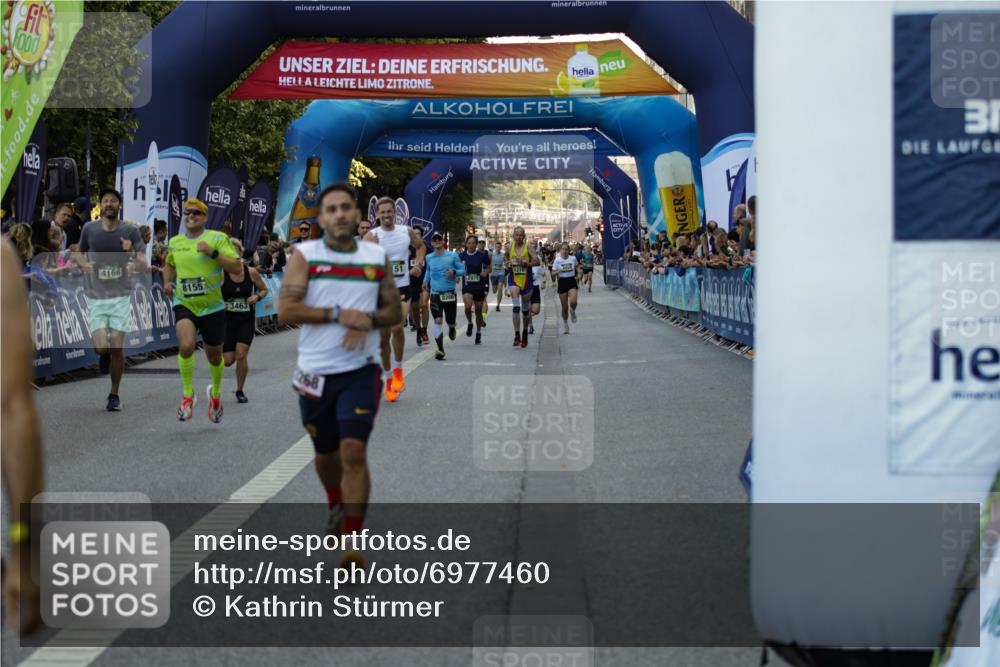 01.09.2024 - BARMER Alsterlauf Kathrin Stürmer Photography http://msf.ph/oto/6977460 01.09.2024 09:44:17 Ziel 2017, 2256, 2268, 2424, 2502, 2724, 2971, 3151, 3463, 3733, 3825, 4166, 4174, 4310, 4407, 4831, 4840, 4859, 5093, 8075, 8155, 8266 meine-sportfotos.de