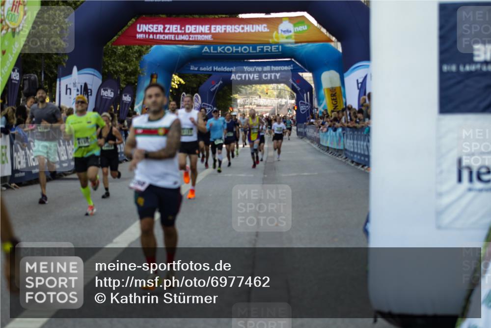 01.09.2024 - BARMER Alsterlauf Kathrin Stürmer Photography http://msf.ph/oto/6977462 01.09.2024 09:44:18 Ziel 2017, 2256, 2268, 2424, 2971, 3151, 3463, 3733, 3825, 4166, 4174, 4310, 4407, 4831, 4840, 4859, 5093, 8075, 8155, 8266 meine-sportfotos.de
