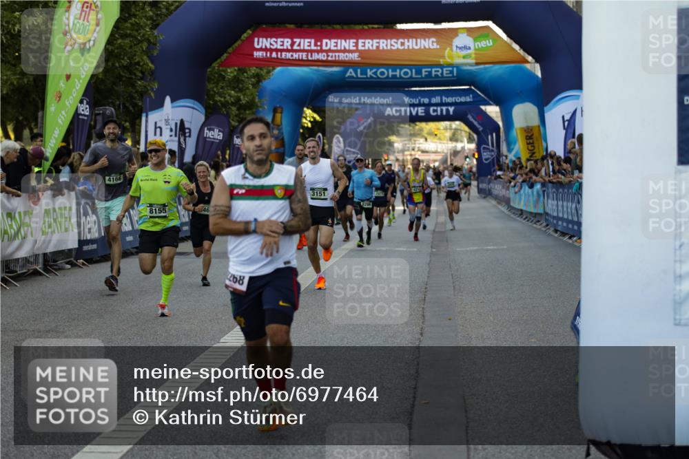 01.09.2024 - BARMER Alsterlauf Kathrin Stürmer Photography http://msf.ph/oto/6977464 01.09.2024 09:44:18 Ziel 2017, 2256, 2268, 2424, 2971, 3151, 3463, 3733, 3825, 4166, 4174, 4310, 4407, 4831, 4840, 4859, 5093, 8075, 8155, 8266 meine-sportfotos.de