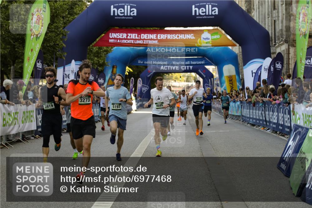 01.09.2024 - BARMER Alsterlauf Kathrin Stürmer Photography http://msf.ph/oto/6977468 01.09.2024 09:44:31 Ziel 2017, 2257, 2422, 2424, 3273, 3466, 3495, 3733, 3919, 4221, 4685, 4987, 5006, 5009, 5197, 8094, 8145, 8264, 8280 meine-sportfotos.de