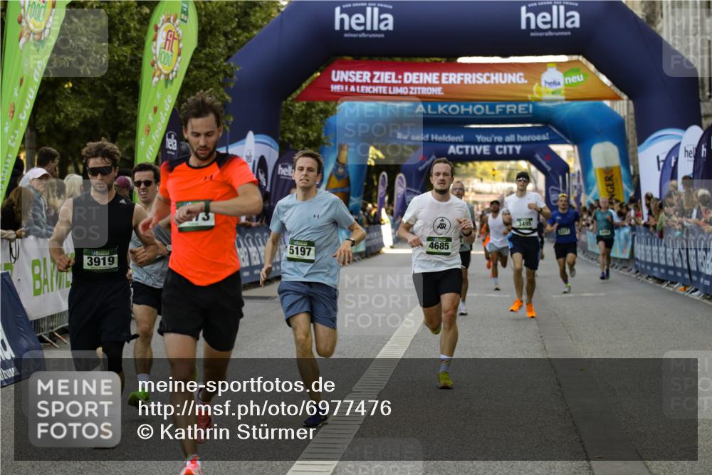 01.09.2024 - BARMER Alsterlauf Kathrin Stürmer Photography http://msf.ph/oto/6977476 01.09.2024 09:44:32 Ziel 2017, 2257, 2422, 2424, 3273, 3466, 3495, 3733, 3919, 4221, 4685, 4987, 5006, 5009, 5197, 8094, 8145, 8264, 8280 meine-sportfotos.de