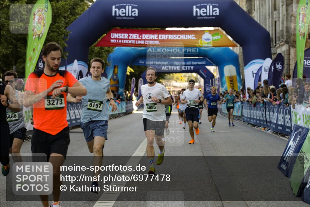 01.09.2024 - BARMER Alsterlauf Kathrin Stürmer Photography http://msf.ph/oto/6977478 01.09.2024 09:44:32 Ziel 2017, 2257, 2422, 2424, 3273, 3466, 3495, 3733, 3919, 4221, 4685, 4987, 5006, 5009, 5197, 8094, 8145, 8264, 8280 meine-sportfotos.de