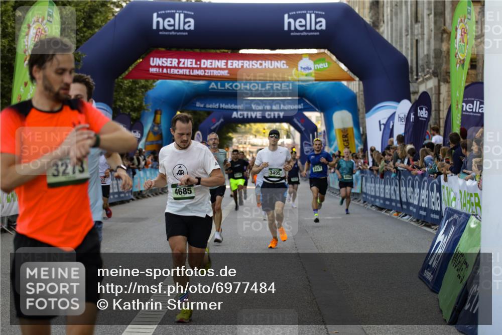 01.09.2024 - BARMER Alsterlauf Kathrin Stürmer Photography http://msf.ph/oto/6977484 01.09.2024 09:44:33 Ziel 2017, 2257, 2422, 3273, 3466, 3495, 3919, 4221, 4685, 4987, 5006, 5009, 5197, 8094, 8145, 8264, 8280 meine-sportfotos.de