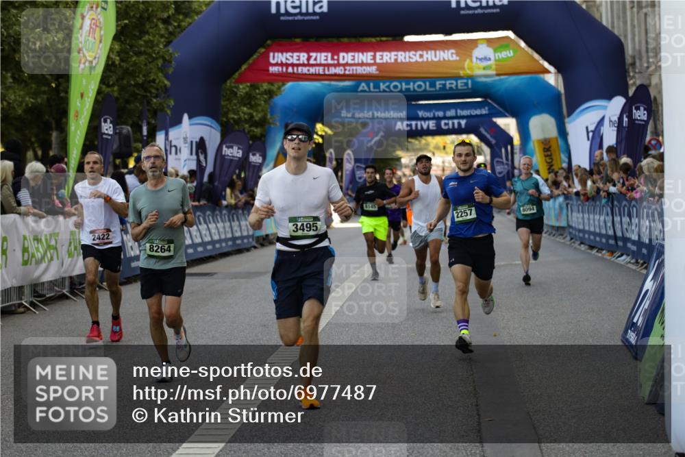 01.09.2024 - BARMER Alsterlauf Kathrin Stürmer Photography http://msf.ph/oto/6977487 01.09.2024 09:44:36 Ziel 2257, 2422, 3466, 3495, 3899, 3919, 4221, 4685, 4747, 4987, 5006, 5009, 5197, 8094, 8145, 8264, 8280 meine-sportfotos.de