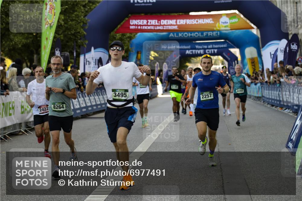 01.09.2024 - BARMER Alsterlauf Kathrin Stürmer Photography http://msf.ph/oto/6977491 01.09.2024 09:44:36 Ziel 2257, 2422, 3466, 3495, 3899, 3919, 4221, 4685, 4747, 4987, 5006, 5009, 5197, 8094, 8145, 8264, 8280 meine-sportfotos.de