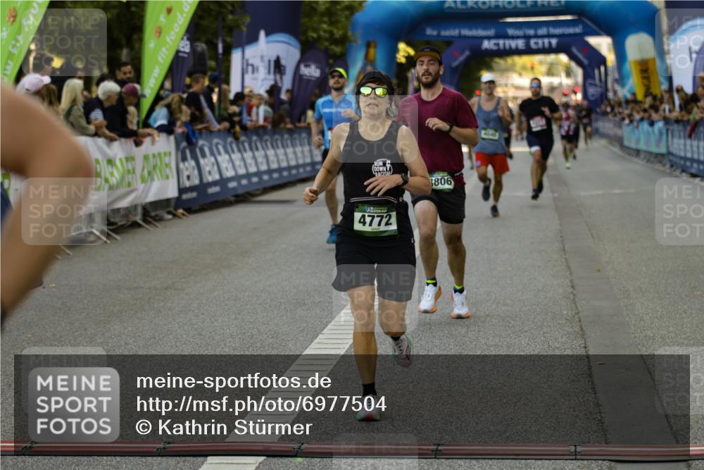01.09.2024 - BARMER Alsterlauf Kathrin Stürmer Photography http://msf.ph/oto/6977504 01.09.2024 09:44:53 Ziel 2021, 2104, 2407, 3132, 3806, 3814, 4040, 4377, 4772, 5100 meine-sportfotos.de
