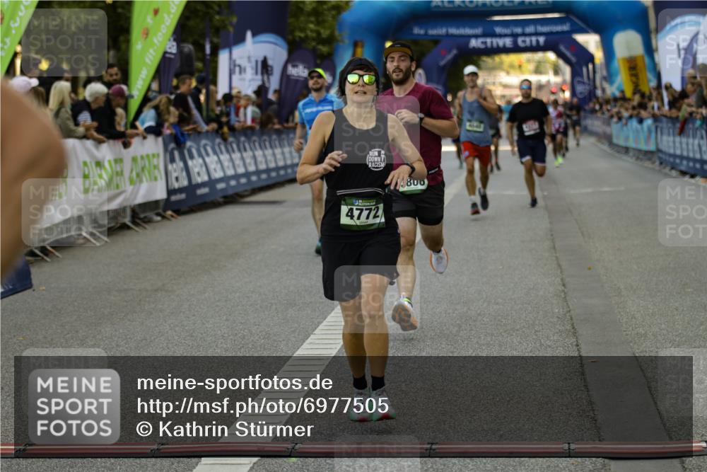 01.09.2024 - BARMER Alsterlauf Kathrin Stürmer Photography http://msf.ph/oto/6977505 01.09.2024 09:44:53 Ziel 2021, 2104, 2407, 3132, 3806, 3814, 4040, 4377, 4772, 5100 meine-sportfotos.de