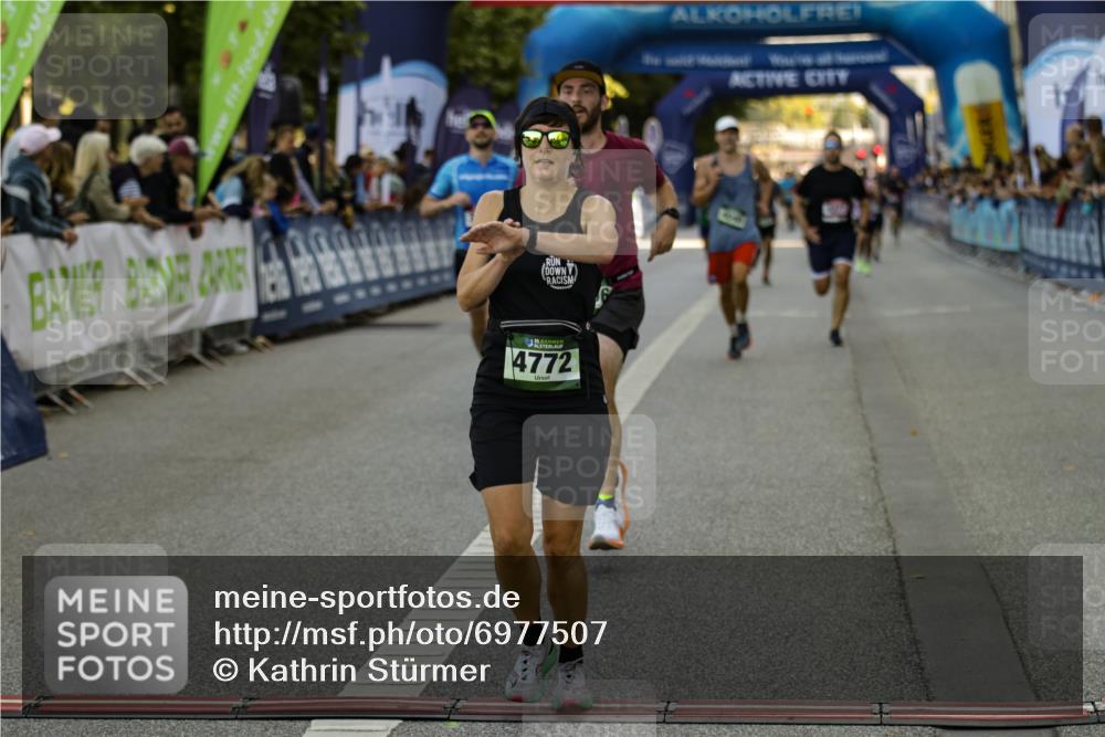 01.09.2024 - BARMER Alsterlauf Kathrin Stürmer Photography http://msf.ph/oto/6977507 01.09.2024 09:44:54 Ziel 2021, 2104, 2407, 3132, 3806, 3814, 4040, 4377, 4644, 4772, 5100 meine-sportfotos.de
