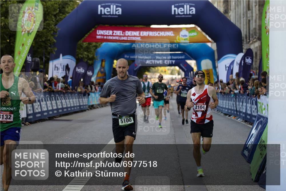01.09.2024 - BARMER Alsterlauf Kathrin Stürmer Photography http://msf.ph/oto/6977518 01.09.2024 09:45:03 Ziel 2104, 2708, 3132, 3215, 3290, 3503, 3597, 3756, 4143, 4328, 4368, 4644, 5089, 5100, 5247, 5279 meine-sportfotos.de