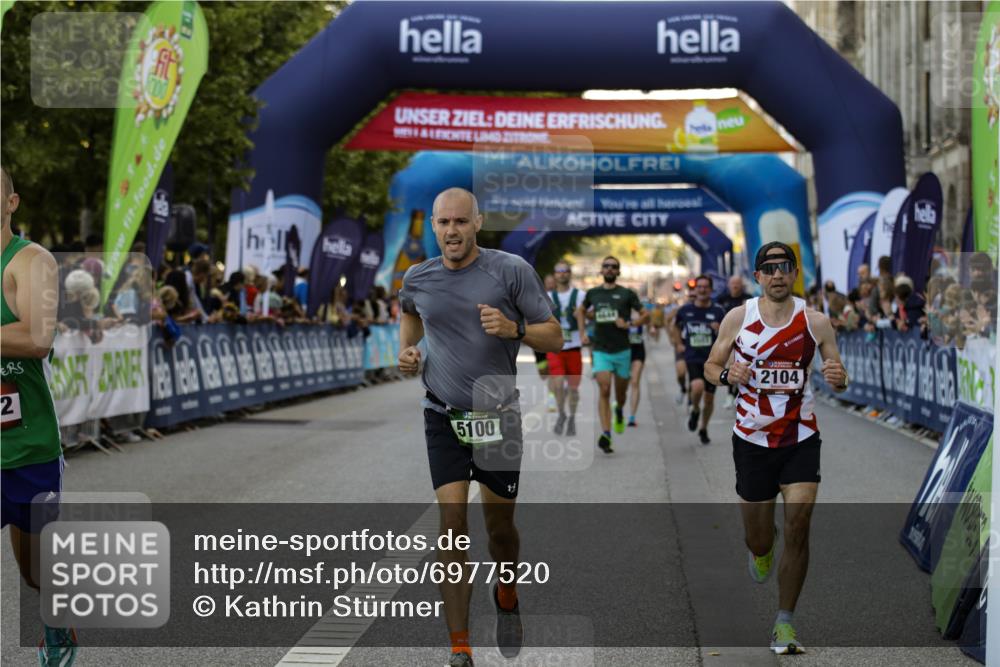 01.09.2024 - BARMER Alsterlauf Kathrin Stürmer Photography http://msf.ph/oto/6977520 01.09.2024 09:45:03 Ziel 2104, 2708, 3132, 3215, 3290, 3503, 3597, 3756, 4143, 4328, 4368, 4644, 5089, 5100, 5247, 5279 meine-sportfotos.de