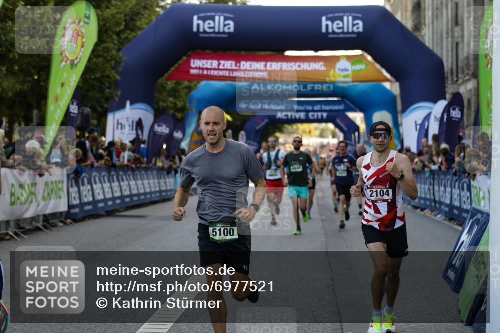 01.09.2024 - BARMER Alsterlauf Kathrin Stürmer Photography http://msf.ph/oto/6977521 01.09.2024 09:45:03 Ziel 2104, 2708, 3132, 3215, 3290, 3503, 3597, 3756, 4143, 4328, 4368, 4644, 5089, 5100, 5247, 5279 meine-sportfotos.de