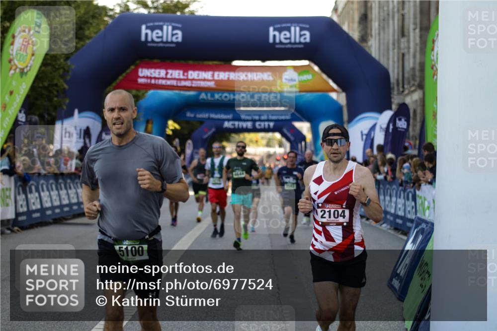 01.09.2024 - BARMER Alsterlauf Kathrin Stürmer Photography http://msf.ph/oto/6977524 01.09.2024 09:45:04 Ziel 2104, 2708, 3132, 3215, 3290, 3503, 3545, 3597, 3756, 4143, 4328, 4368, 4644, 5089, 5100, 5247, 5279 meine-sportfotos.de
