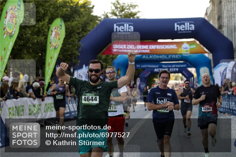 01.09.2024 - BARMER Alsterlauf Kathrin Stürmer Photography http://msf.ph/oto/6977527 01.09.2024 09:45:07 Ziel 2708, 3215, 3290, 3503, 3545, 3597, 3756, 4143, 4328, 4368, 4644, 5089, 5151, 5247, 5279, 8099 meine-sportfotos.de