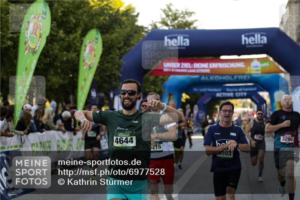 01.09.2024 - BARMER Alsterlauf Kathrin Stürmer Photography http://msf.ph/oto/6977528 01.09.2024 09:45:07 Ziel 2708, 3215, 3290, 3503, 3545, 3597, 3756, 4143, 4328, 4368, 4644, 5089, 5151, 5247, 5279, 8099 meine-sportfotos.de