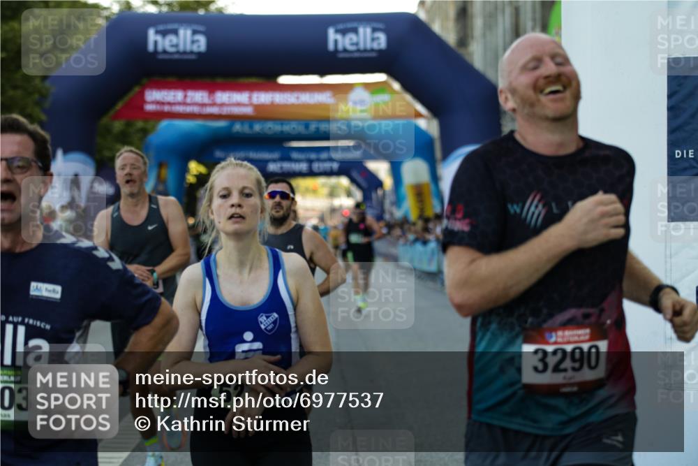 01.09.2024 - BARMER Alsterlauf Kathrin Stürmer Photography http://msf.ph/oto/6977537 01.09.2024 09:45:10 Ziel 2708, 3215, 3290, 3474, 3503, 3520, 3545, 3597, 3756, 4143, 4328, 4368, 4493, 4644, 5089, 5151, 5247, 5279, 8099 meine-sportfotos.de