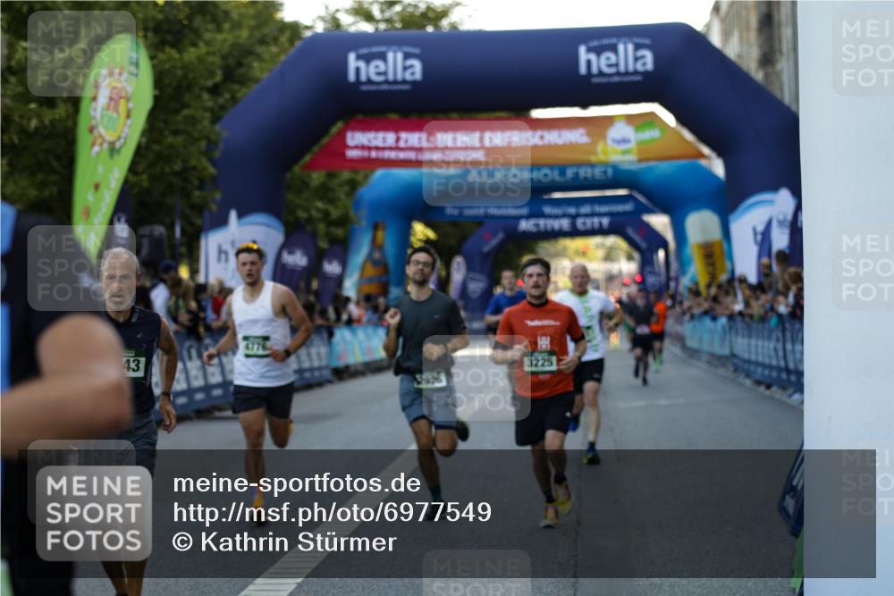 01.09.2024 - BARMER Alsterlauf Kathrin Stürmer Photography http://msf.ph/oto/6977549 01.09.2024 09:46:15 Ziel 2043, 2279, 2495, 2926, 3150, 3225, 4400, 4776, 4796, 4811, 4839, 4948, 4968, 5203 meine-sportfotos.de