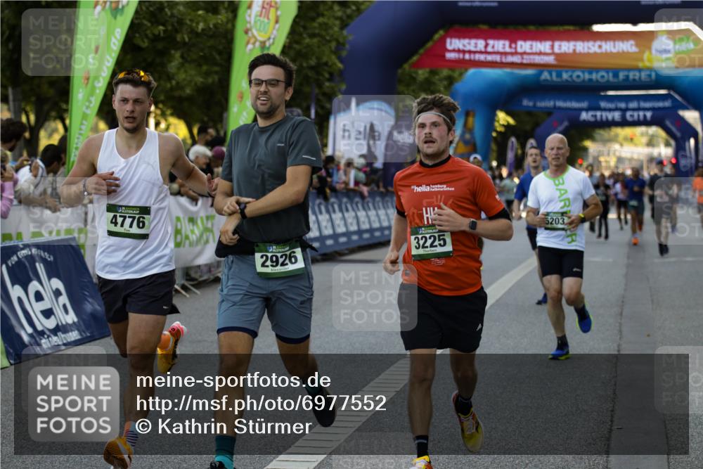 01.09.2024 - BARMER Alsterlauf Kathrin Stürmer Photography http://msf.ph/oto/6977552 01.09.2024 09:46:17 Ziel 2043, 2279, 2495, 2926, 3150, 3193, 3225, 4400, 4776, 4811, 4839, 4948, 4968, 5173, 5203 meine-sportfotos.de