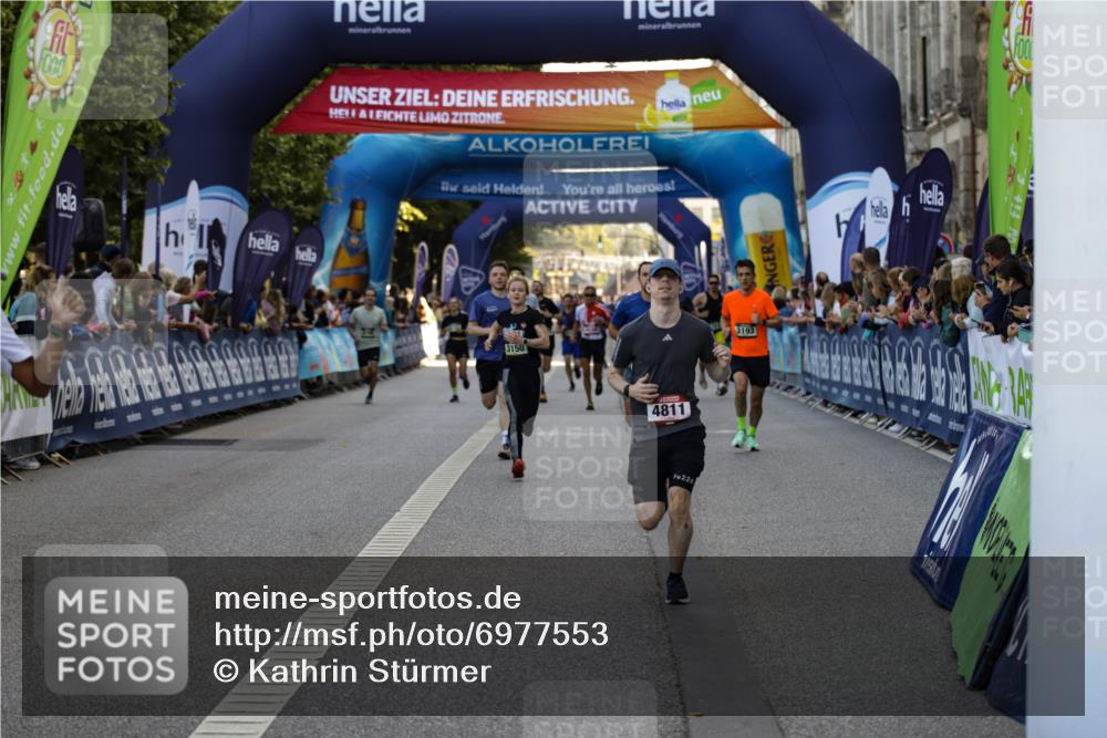 01.09.2024 - BARMER Alsterlauf Kathrin Stürmer Photography http://msf.ph/oto/6977553 01.09.2024 09:46:22 Ziel 2279, 2469, 2810, 3150, 3193, 3411, 3715, 4118, 4400, 4671, 4811, 4948, 4968, 5173, 5203, 8091, 8168, 8372, 8384 meine-sportfotos.de