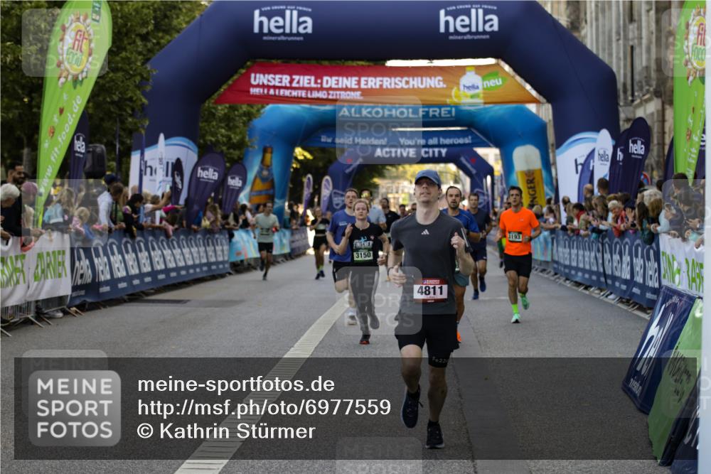 01.09.2024 - BARMER Alsterlauf Kathrin Stürmer Photography http://msf.ph/oto/6977559 01.09.2024 09:46:23 Ziel 2279, 2469, 2810, 3150, 3193, 3411, 3715, 4118, 4400, 4671, 4811, 4948, 4968, 5080, 5173, 8091, 8168, 8372, 8384 meine-sportfotos.de