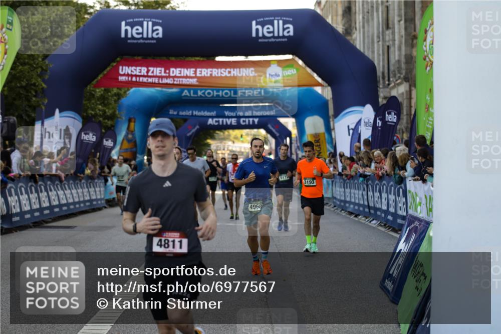 01.09.2024 - BARMER Alsterlauf Kathrin Stürmer Photography http://msf.ph/oto/6977567 01.09.2024 09:46:24 Ziel 2279, 2469, 2810, 3150, 3193, 3411, 3715, 4118, 4671, 4811, 4948, 4968, 5080, 5173, 8091, 8168, 8372, 8384 meine-sportfotos.de