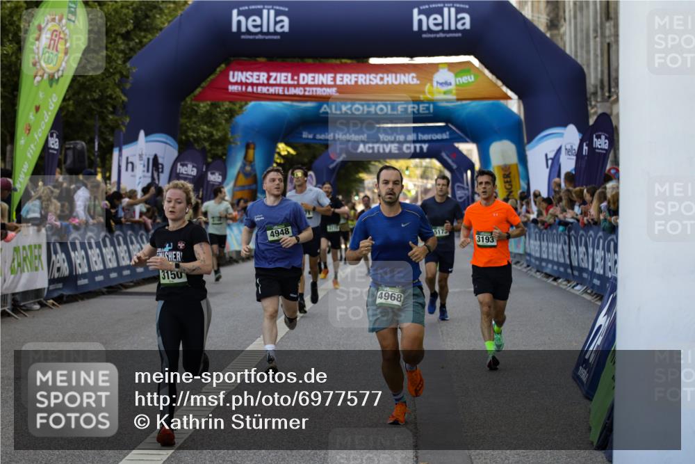 01.09.2024 - BARMER Alsterlauf Kathrin Stürmer Photography http://msf.ph/oto/6977577 01.09.2024 09:46:26 Ziel 2279, 2469, 2756, 2810, 3150, 3193, 3411, 3576, 3715, 4118, 4323, 4671, 4811, 4948, 4968, 5080, 5173, 8091, 8168, 8372, 8384 meine-sportfotos.de
