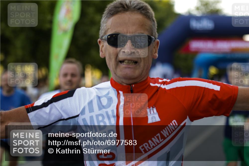 01.09.2024 - BARMER Alsterlauf Kathrin Stürmer Photography http://msf.ph/oto/6977583 01.09.2024 09:46:35 Ziel 2110, 2406, 2469, 2487, 2702, 2756, 2903, 3411, 3576, 3606, 3715, 4118, 4323, 4677, 4838, 5080, 5196, 8091, 8162, 8168, 8233, 8370, 8372, 8384 meine-sportfotos.de