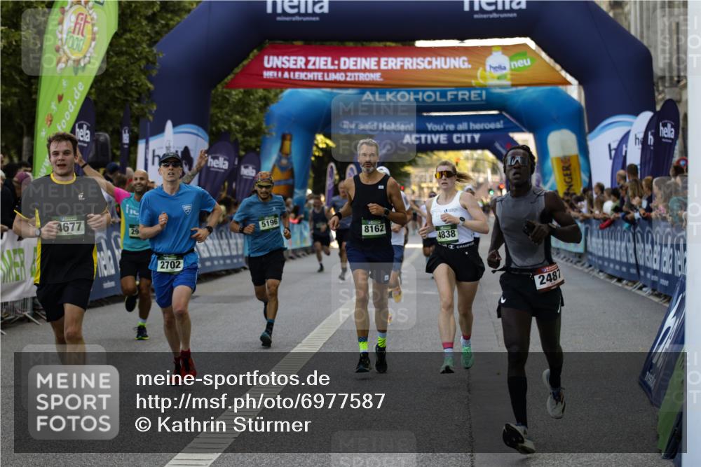 01.09.2024 - BARMER Alsterlauf Kathrin Stürmer Photography http://msf.ph/oto/6977587 01.09.2024 09:46:45 Ziel 2487, 2702, 2847, 2903, 3244, 3378, 3382, 3606, 3848, 4020, 4281, 4569, 4677, 4800, 4838, 5196, 8162, 8233, 8332, 8370 meine-sportfotos.de