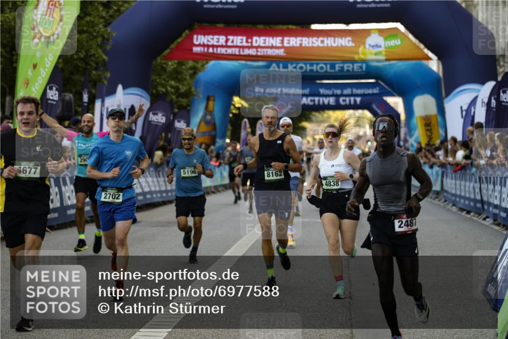 01.09.2024 - BARMER Alsterlauf Kathrin Stürmer Photography http://msf.ph/oto/6977588 01.09.2024 09:46:45 Ziel 2487, 2702, 2847, 2903, 3244, 3378, 3382, 3606, 3848, 4020, 4281, 4569, 4677, 4800, 4838, 5196, 8162, 8233, 8332, 8370 meine-sportfotos.de