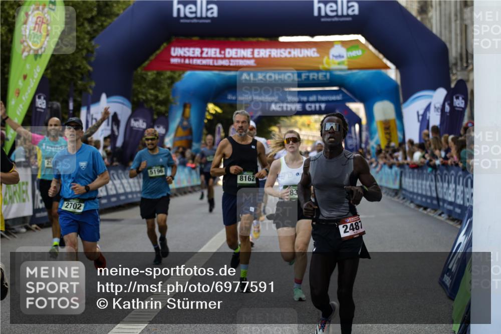 01.09.2024 - BARMER Alsterlauf Kathrin Stürmer Photography http://msf.ph/oto/6977591 01.09.2024 09:46:45 Ziel 2487, 2702, 2847, 2903, 3244, 3378, 3382, 3606, 3848, 4020, 4281, 4569, 4677, 4800, 4838, 5196, 8162, 8233, 8332, 8370 meine-sportfotos.de