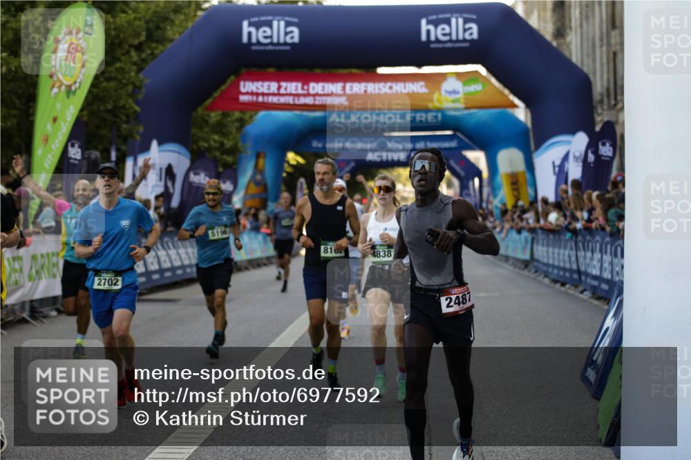01.09.2024 - BARMER Alsterlauf Kathrin Stürmer Photography http://msf.ph/oto/6977592 01.09.2024 09:46:45 Ziel 2487, 2702, 2847, 2903, 3244, 3378, 3382, 3606, 3848, 4020, 4281, 4569, 4677, 4800, 4838, 5196, 8162, 8233, 8332, 8370 meine-sportfotos.de