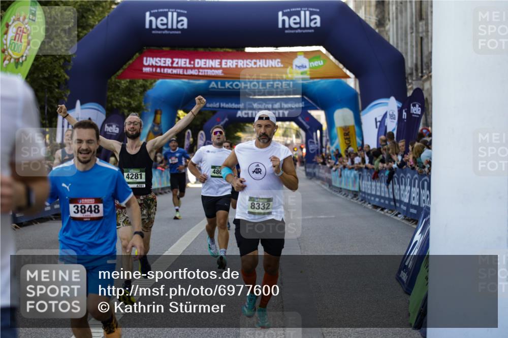 01.09.2024 - BARMER Alsterlauf Kathrin Stürmer Photography http://msf.ph/oto/6977600 01.09.2024 09:46:51 Ziel 2847, 2903, 3244, 3378, 3382, 3848, 4020, 4281, 4569, 4800, 5196, 8162, 8332 meine-sportfotos.de