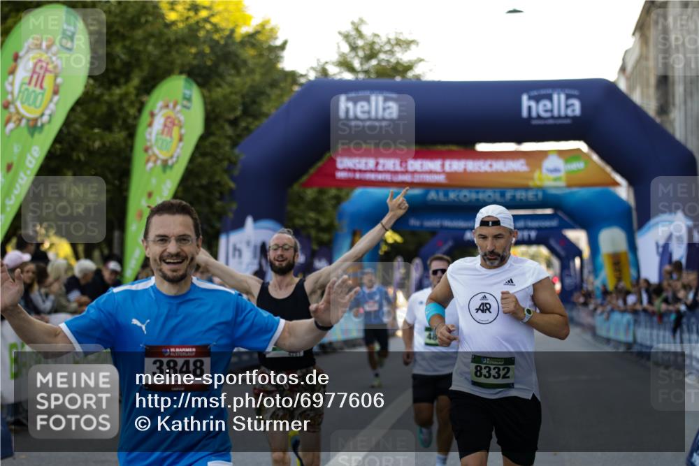 01.09.2024 - BARMER Alsterlauf Kathrin Stürmer Photography http://msf.ph/oto/6977606 01.09.2024 09:46:52 Ziel 2847, 3244, 3378, 3382, 3848, 4020, 4281, 4569, 4800, 8332 meine-sportfotos.de