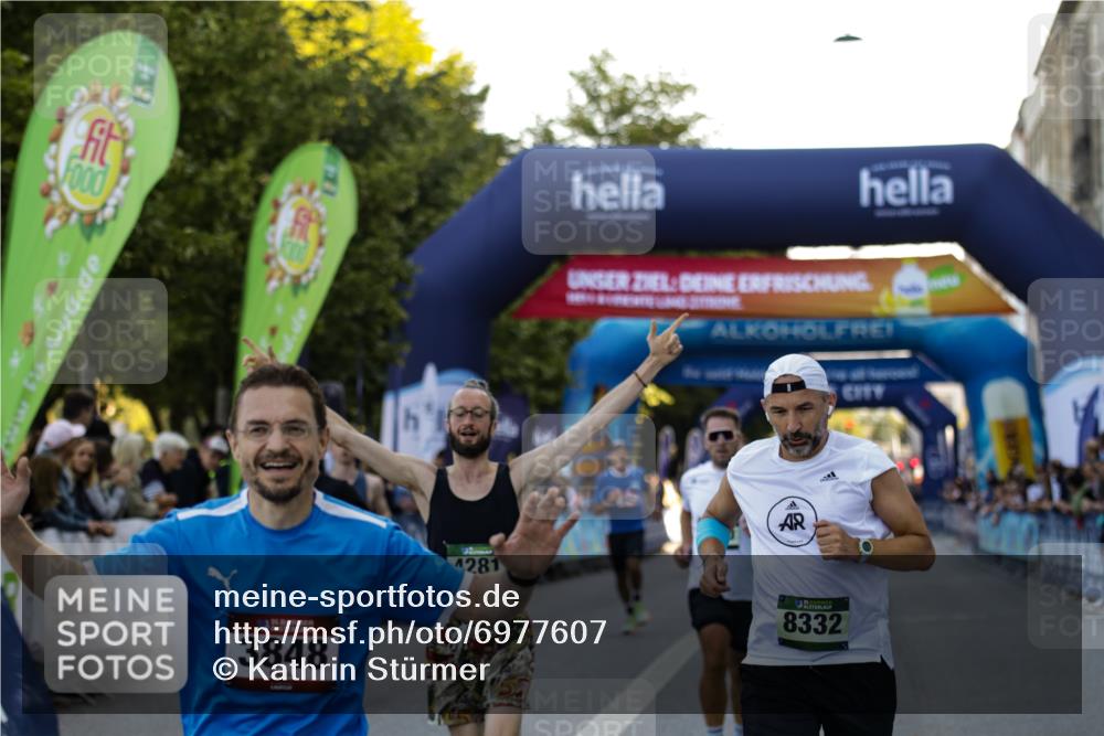 01.09.2024 - BARMER Alsterlauf Kathrin Stürmer Photography http://msf.ph/oto/6977607 01.09.2024 09:46:52 Ziel 2847, 3244, 3378, 3382, 3848, 4020, 4281, 4569, 4800, 8332 meine-sportfotos.de