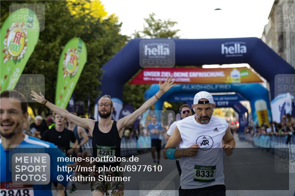 01.09.2024 - BARMER Alsterlauf Kathrin Stürmer Photography http://msf.ph/oto/6977610 01.09.2024 09:46:53 Ziel 2847, 3244, 3378, 3848, 4020, 4281, 4569, 4800, 8332 meine-sportfotos.de