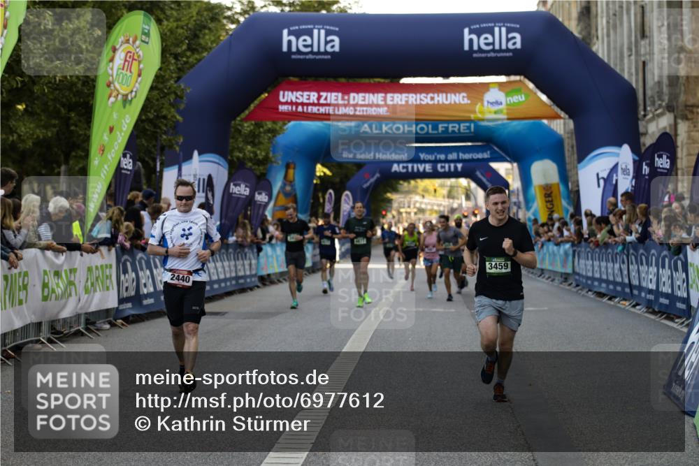 01.09.2024 - BARMER Alsterlauf Kathrin Stürmer Photography http://msf.ph/oto/6977612 01.09.2024 09:47:05 Ziel 2074, 2324, 2440, 2882, 3073, 3087, 3459, 3939, 4201, 4284, 4617, 4877 meine-sportfotos.de