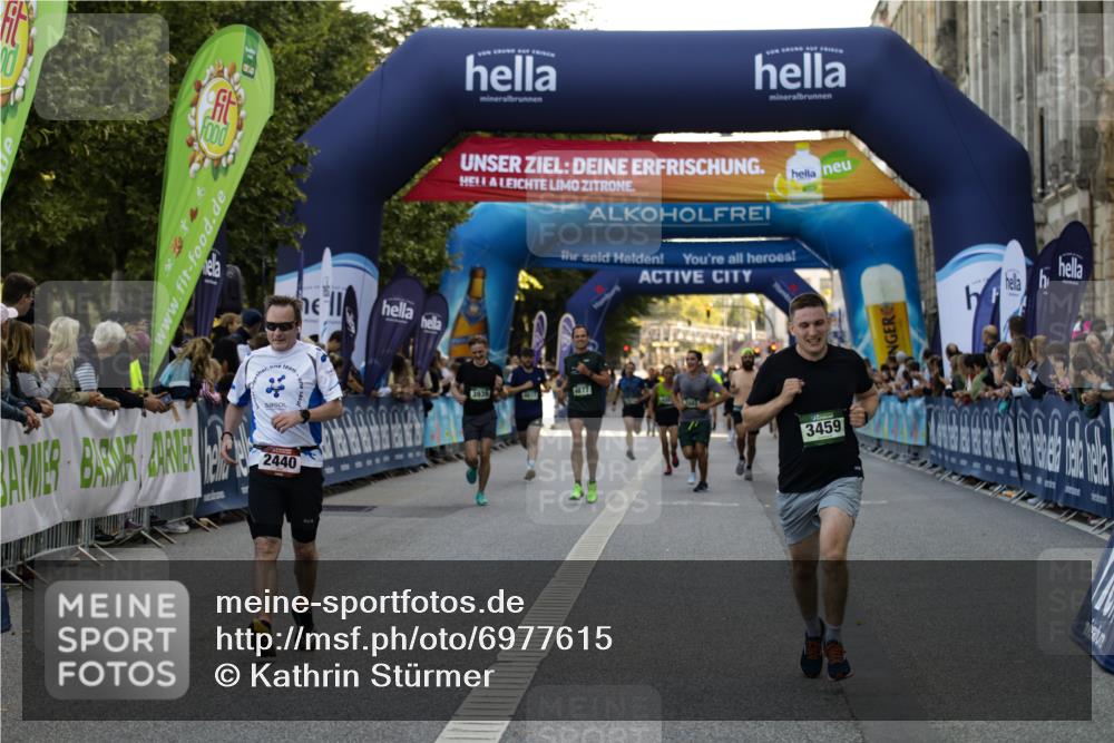 01.09.2024 - BARMER Alsterlauf Kathrin Stürmer Photography http://msf.ph/oto/6977615 01.09.2024 09:47:06 Ziel 2074, 2324, 2440, 2882, 3073, 3087, 3459, 3939, 4201, 4284, 4617, 4877, 5060, 5076 meine-sportfotos.de