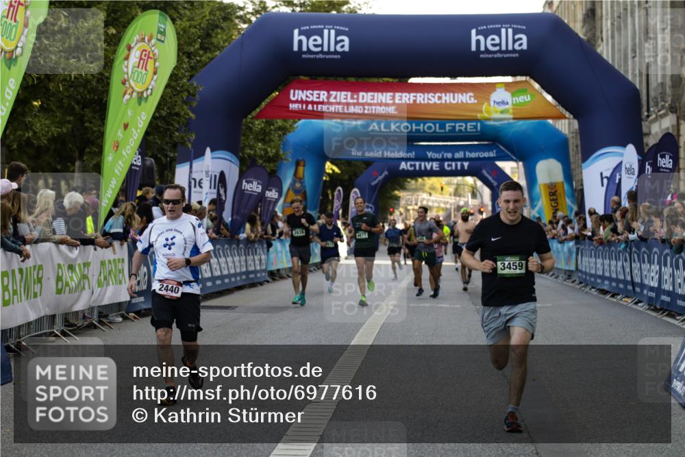 01.09.2024 - BARMER Alsterlauf Kathrin Stürmer Photography http://msf.ph/oto/6977616 01.09.2024 09:47:06 Ziel 2074, 2324, 2440, 2882, 3073, 3087, 3459, 3939, 4201, 4284, 4617, 4877, 5060, 5076 meine-sportfotos.de