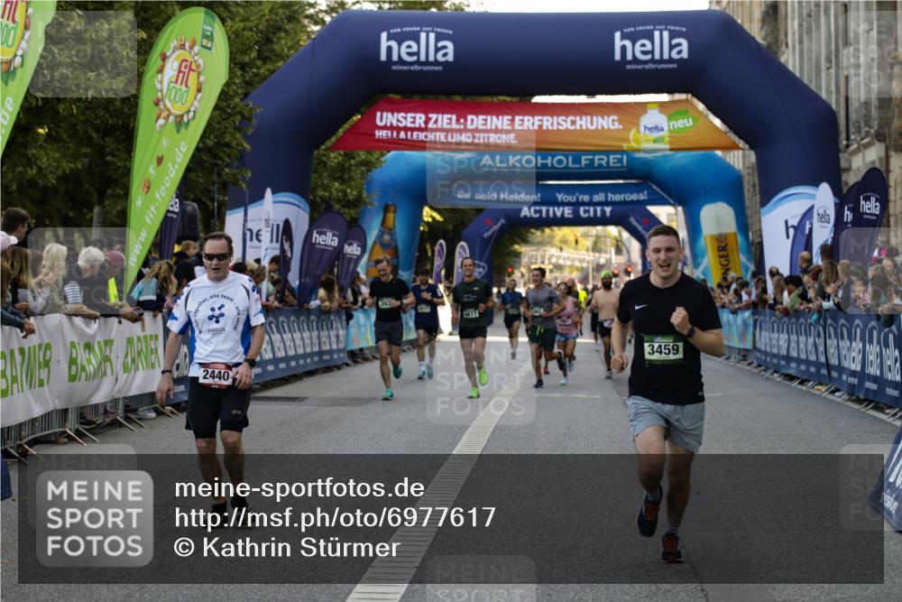 01.09.2024 - BARMER Alsterlauf Kathrin Stürmer Photography http://msf.ph/oto/6977617 01.09.2024 09:47:06 Ziel 2074, 2324, 2440, 2882, 3073, 3087, 3459, 3939, 4201, 4284, 4617, 4877, 5060, 5076 meine-sportfotos.de