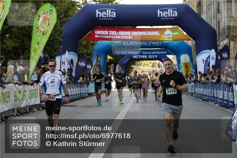 01.09.2024 - BARMER Alsterlauf Kathrin Stürmer Photography http://msf.ph/oto/6977618 01.09.2024 09:47:06 Ziel 2074, 2324, 2440, 2882, 3073, 3087, 3459, 3939, 4201, 4284, 4617, 4877, 5060, 5076 meine-sportfotos.de
