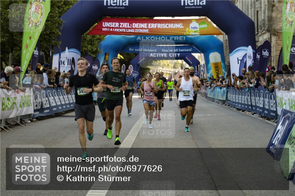 01.09.2024 - BARMER Alsterlauf Kathrin Stürmer Photography http://msf.ph/oto/6977626 01.09.2024 09:47:11 Ziel 2074, 2090, 2324, 2440, 2882, 3073, 3087, 3939, 4201, 4284, 4617, 4877, 5060, 5076, 5077 meine-sportfotos.de